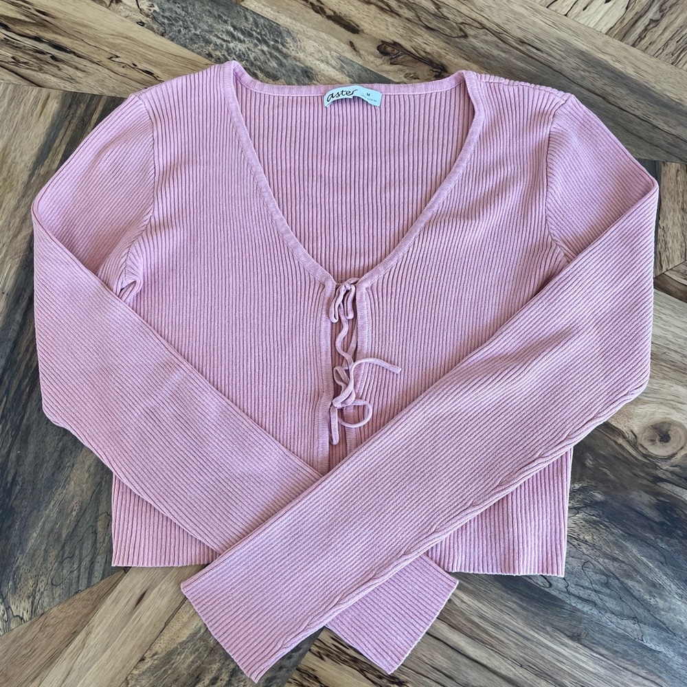 Aster Pink Crop Top Tied in the Front Women’s M